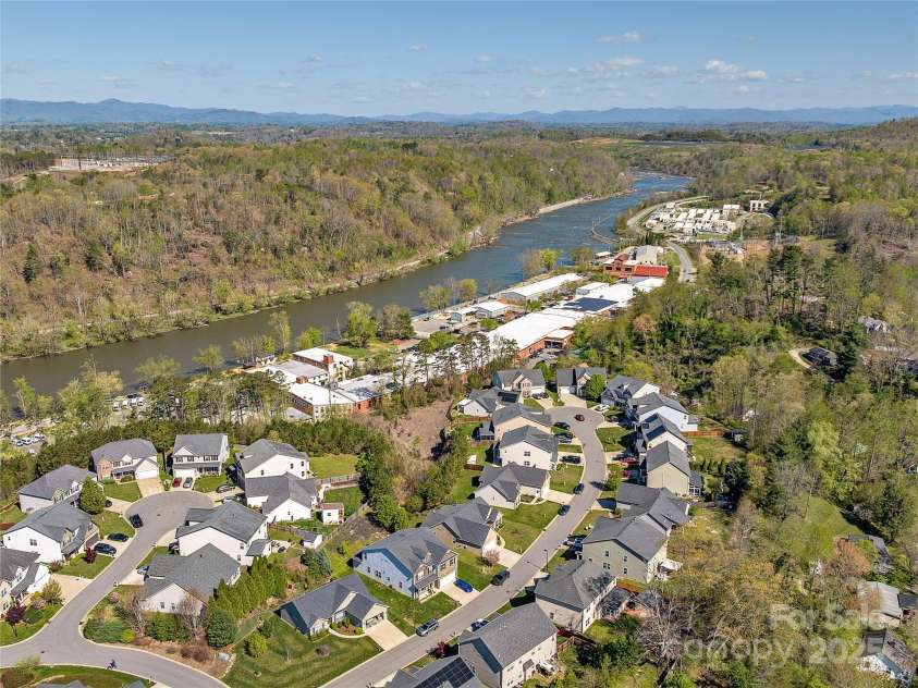 108 River Walk Drive, Asheville, NC 28804.  MLS# CAR4248455, YatesRealty ID 11797. 