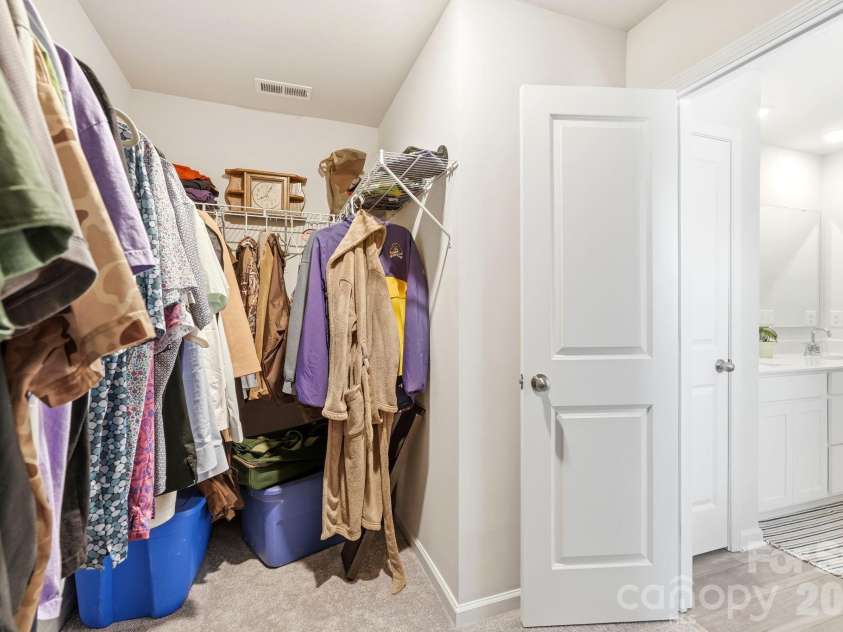 2949 Legacy Ridge Lane, Catawba, NC 28609.  MLS# CAR4356456, YatesRealty ID 11798. Primary Closet