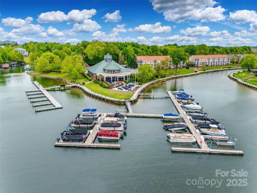 7822 Village Harbor Drive, Cornelius, NC 28031.  MLS# CAR4245678, YatesRealty ID 11798. 