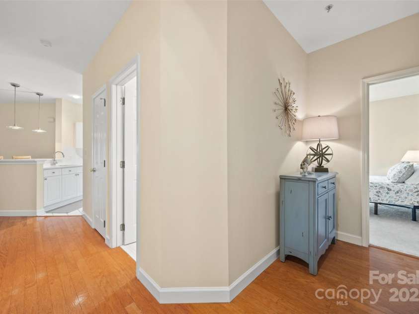 7822 Village Harbor Drive, Cornelius, NC 28031.  MLS# CAR4245678, YatesRealty ID 11798. Entry Way