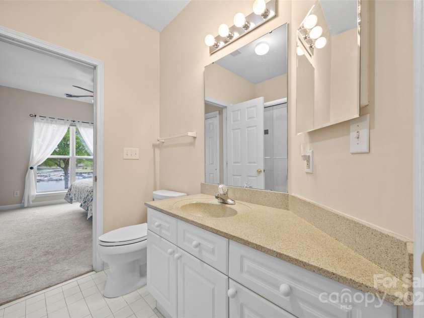 7822 Village Harbor Drive, Cornelius, NC 28031.  MLS# CAR4245678, YatesRealty ID 11798. Full-Bath