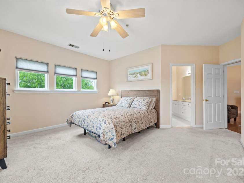 7822 Village Harbor Drive, Cornelius, NC 28031.  MLS# CAR4245678, YatesRealty ID 11798. Primary Bedroom