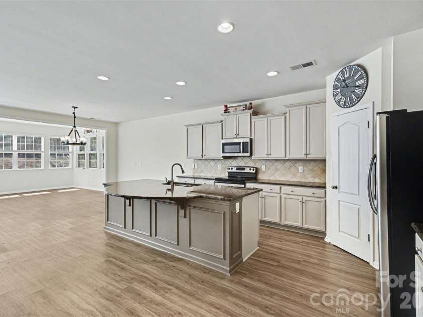12828 Heath Grove Drive, Huntersville, NC 28078.  MLS# CAR4361032, YatesRealty ID 11799. 