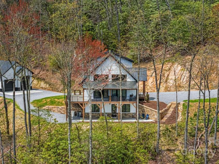 715 Sigogglin Trail, Waynesville, NC 28785.  MLS# CAR4245768, YatesRealty ID 11799. 