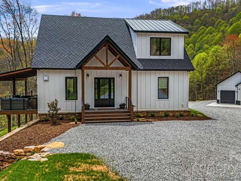 715 Sigogglin Trail, Waynesville, NC 28785.  MLS# CAR4245768, YatesRealty ID 11799. 