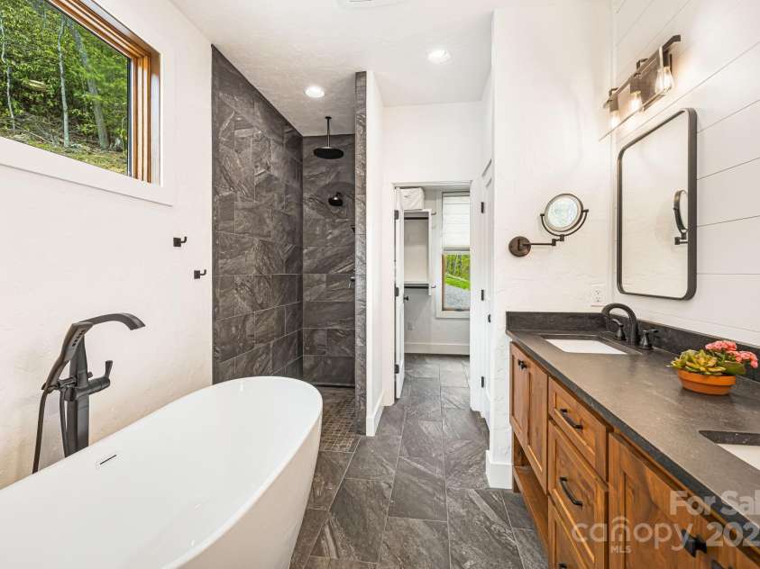 715 Sigogglin Trail, Waynesville, NC 28785.  MLS# CAR4245768, YatesRealty ID 11799. 