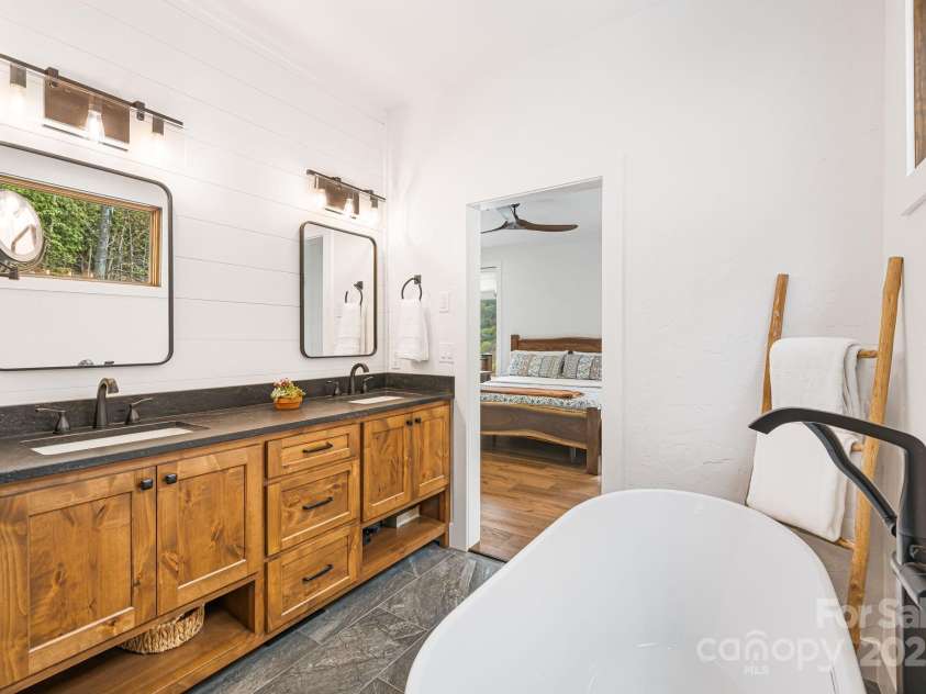 715 Sigogglin Trail, Waynesville, NC 28785.  MLS# CAR4245768, YatesRealty ID 11799. 