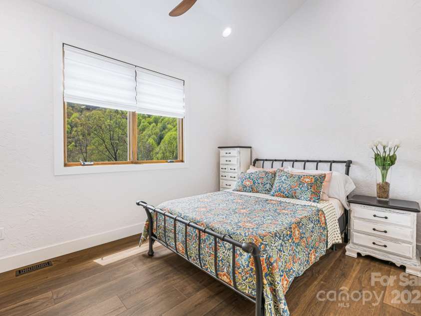 715 Sigogglin Trail, Waynesville, NC 28785.  MLS# CAR4245768, YatesRealty ID 11799. 