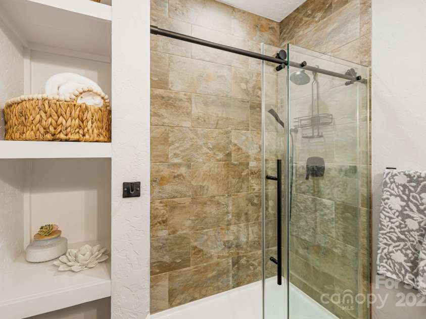 715 Sigogglin Trail, Waynesville, NC 28785.  MLS# CAR4245768, YatesRealty ID 11799. 