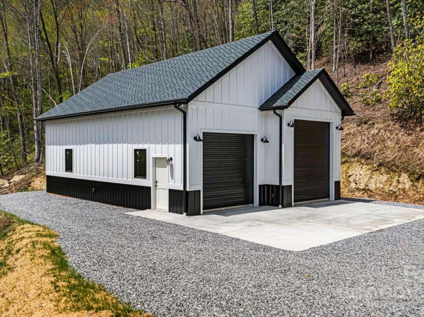 715 Sigogglin Trail, Waynesville, NC 28785.  MLS# CAR4245768, YatesRealty ID 11799. 