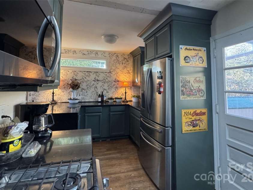 21233 Cornelius Street, Cornelius, NC 28031.  MLS# CAR4329349, YatesRealty ID 1180. Kitchen