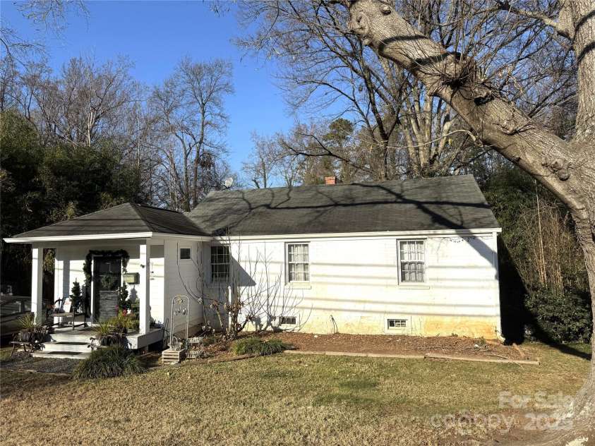 21233 Cornelius Street, Cornelius, NC 28031.  MLS# CAR4329349, YatesRealty ID 1180. Welcome to 21233 Cornelius St.