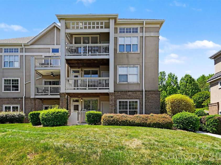 104 Pier 33 Drive, Mooresville, NC 28117.  MLS# CAR4378034, YatesRealty ID 11800. 
