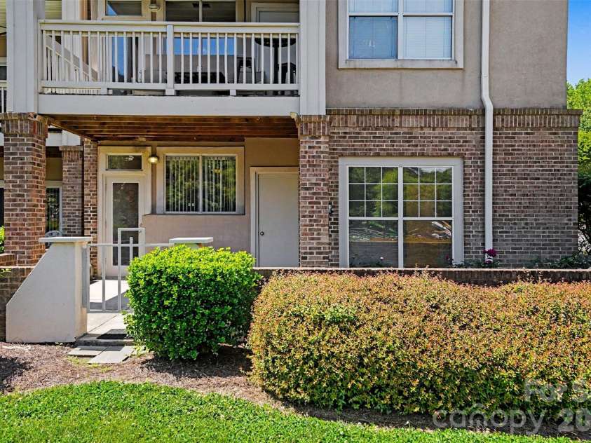 104 Pier 33 Drive, Mooresville, NC 28117.  MLS# CAR4378034, YatesRealty ID 11800. 
