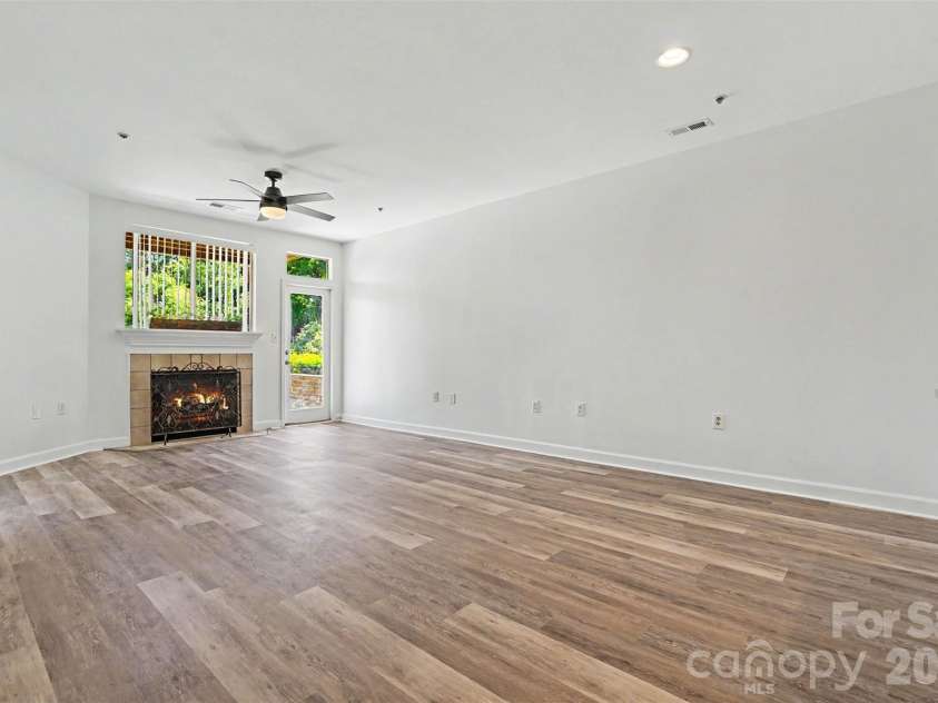 104 Pier 33 Drive, Mooresville, NC 28117.  MLS# CAR4378034, YatesRealty ID 11800. 