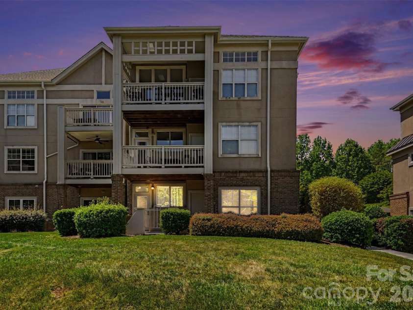 104 Pier 33 Drive, Mooresville, NC 28117.  MLS# CAR4378034, YatesRealty ID 11800. 