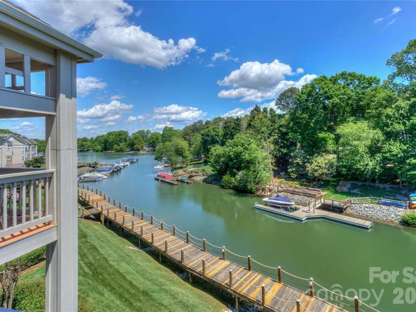 104 Pier 33 Drive, Mooresville, NC 28117.  MLS# CAR4378328, YatesRealty ID 11800. 