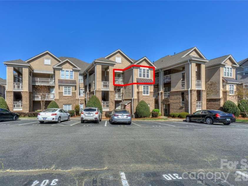 104 Pier 33 Drive, Mooresville, NC 28117.  MLS# CAR4378328, YatesRealty ID 11800. 