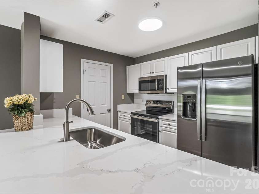104 Pier 33 Drive, Mooresville, NC 28117.  MLS# CAR4378328, YatesRealty ID 11800. 