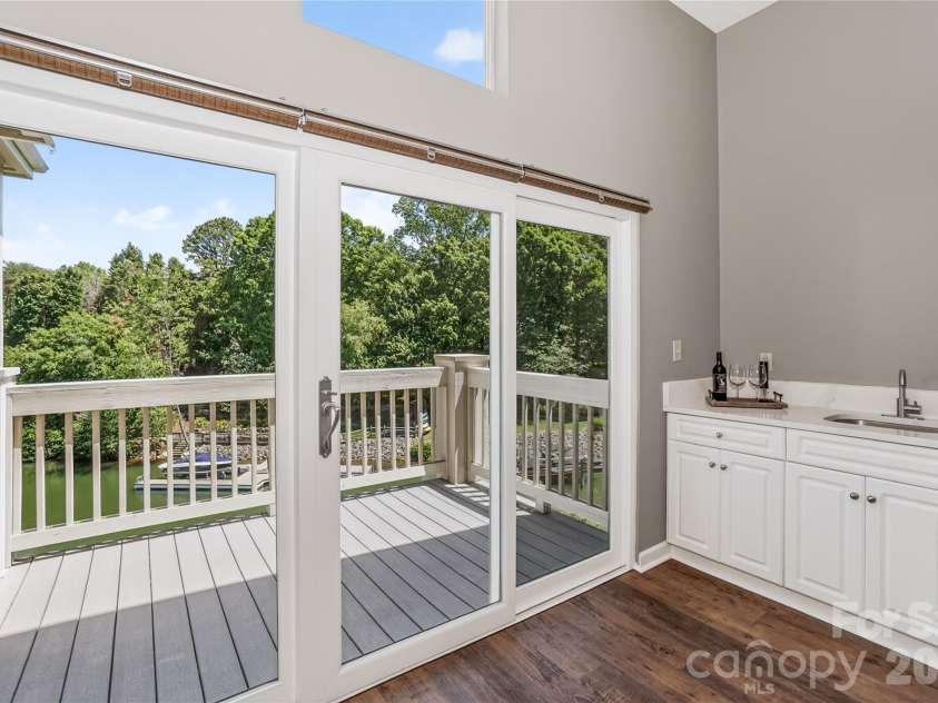 104 Pier 33 Drive, Mooresville, NC 28117.  MLS# CAR4378328, YatesRealty ID 11800. 
