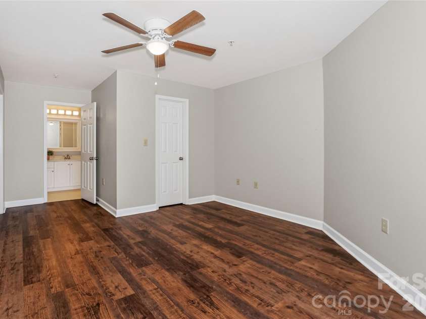 104 Pier 33 Drive, Mooresville, NC 28117.  MLS# CAR4378328, YatesRealty ID 11800. 