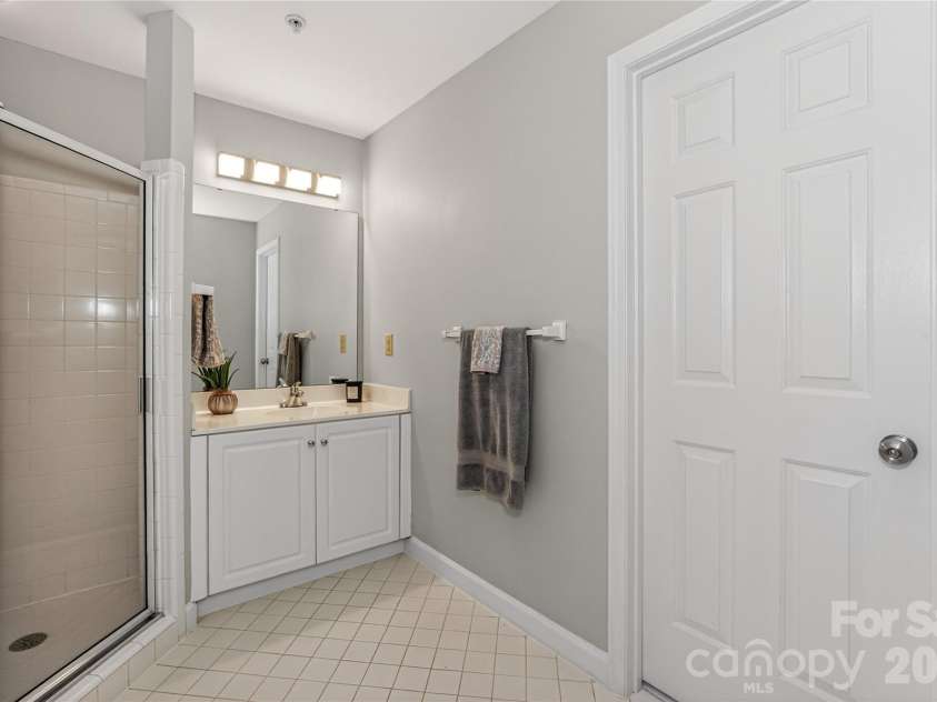 104 Pier 33 Drive, Mooresville, NC 28117.  MLS# CAR4378328, YatesRealty ID 11800. 