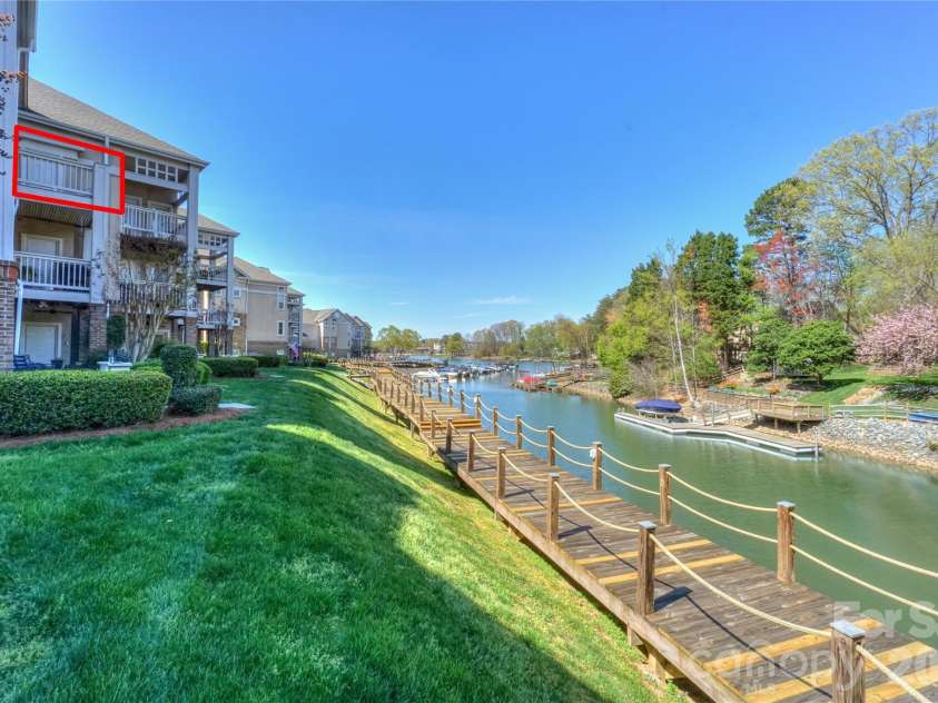 104 Pier 33 Drive, Mooresville, NC 28117.  MLS# CAR4378328, YatesRealty ID 11800. 