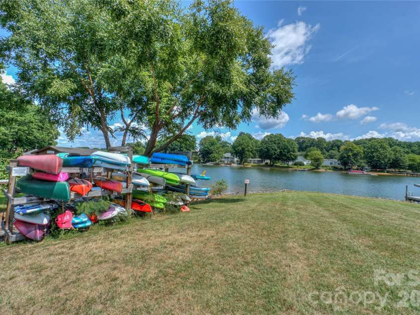 104 Pier 33 Drive, Mooresville, NC 28117.  MLS# CAR4378328, YatesRealty ID 11800. 