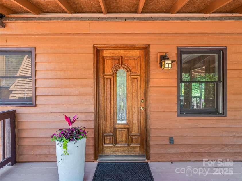 7 Hope Lane, Weaverville, NC 28787.  MLS# CAR4247502, YatesRealty ID 11803. 