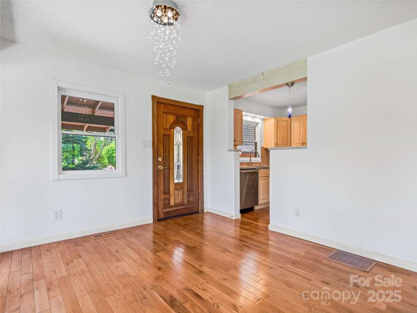 7 Hope Lane, Weaverville, NC 28787.  MLS# CAR4247502, YatesRealty ID 11803. 