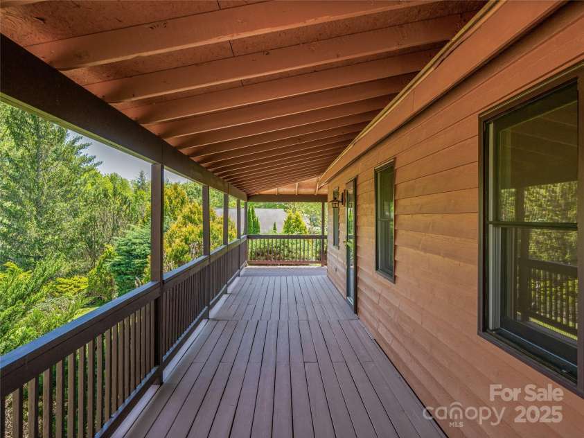 7 Hope Lane, Weaverville, NC 28787.  MLS# CAR4247502, YatesRealty ID 11803. 