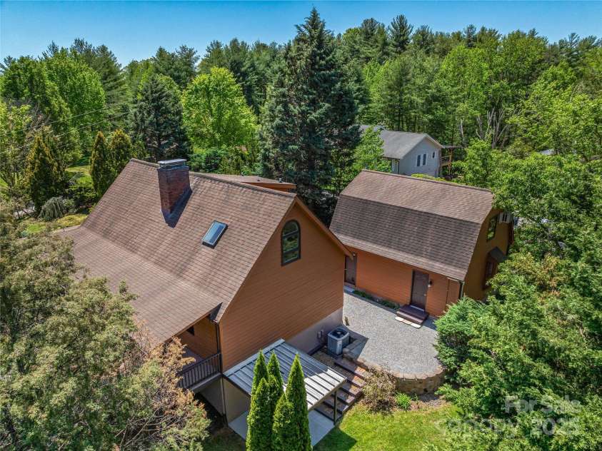 7 Hope Lane, Weaverville, NC 28787.  MLS# CAR4247502, YatesRealty ID 11803. 