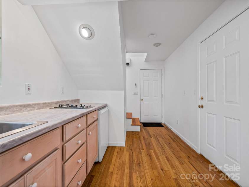 7 Hope Lane, Weaverville, NC 28787.  MLS# CAR4247502, YatesRealty ID 11803. 