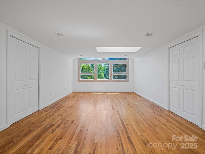 7 Hope Lane, Weaverville, NC 28787.  MLS# CAR4247502, YatesRealty ID 11803. 