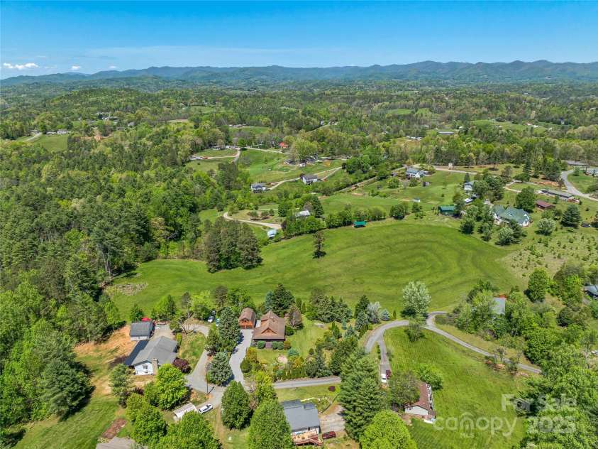 7 Hope Lane, Weaverville, NC 28787.  MLS# CAR4247502, YatesRealty ID 11803. 