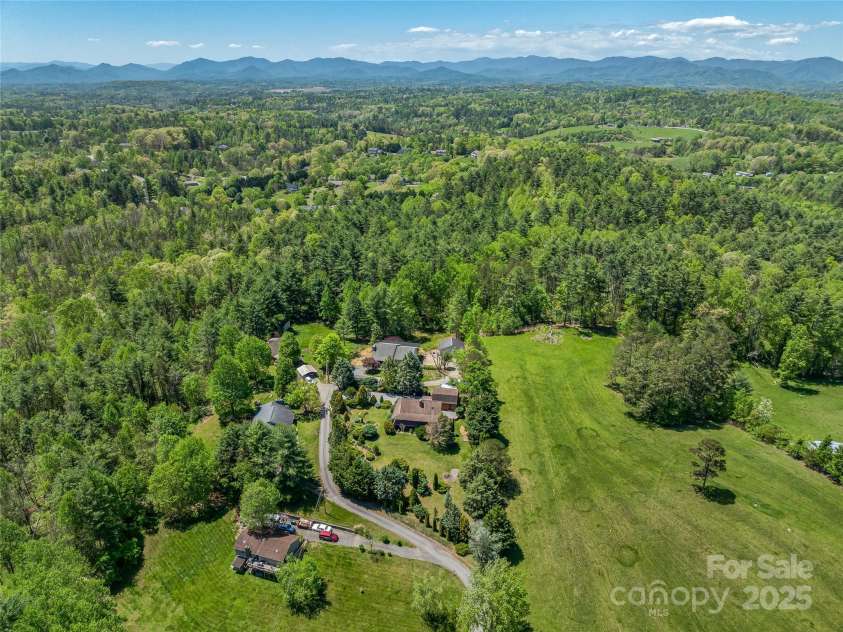 7 Hope Lane, Weaverville, NC 28787.  MLS# CAR4247502, YatesRealty ID 11803. 