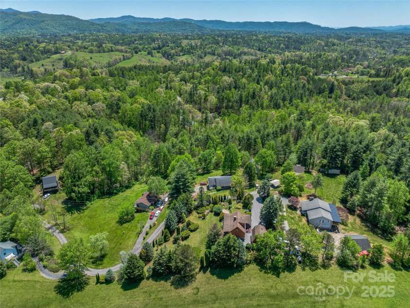 7 Hope Lane, Weaverville, NC 28787.  MLS# CAR4247502, YatesRealty ID 11803. 