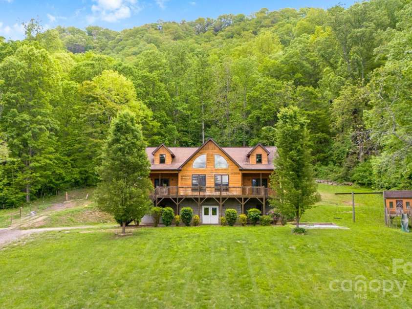 110 Mailon King Road, Leicester, NC 28748.  MLS# CAR4256826, YatesRealty ID 11804. 