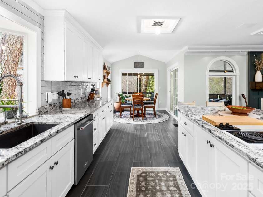 170 Weston Road, Arden, NC 28704.  MLS# CAR4222596, YatesRealty ID 11805. 