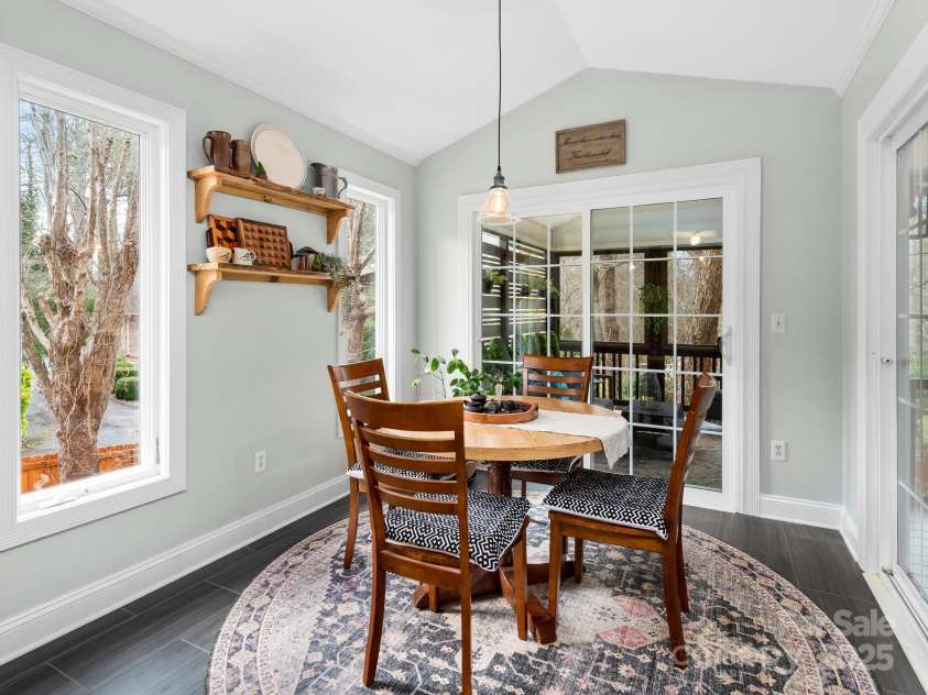 170 Weston Road, Arden, NC 28704.  MLS# CAR4222596, YatesRealty ID 11805. Breakfast nook