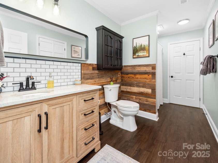 170 Weston Road, Arden, NC 28704.  MLS# CAR4222596, YatesRealty ID 11805. Lower level full bath