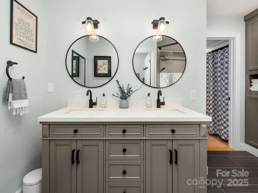 170 Weston Road, Arden, NC 28704.  MLS# CAR4222596, YatesRealty ID 11805. Primary bath