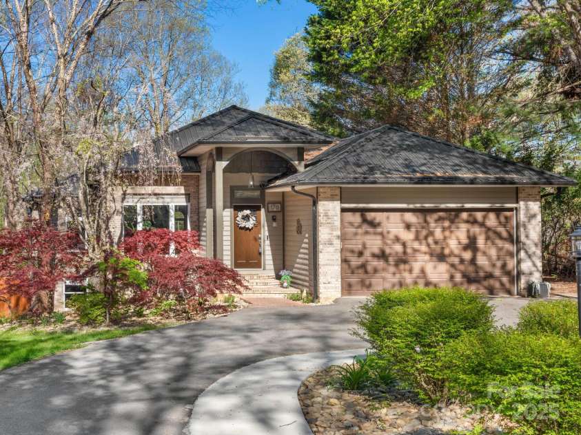 170 Weston Road, Arden, NC 28704.  MLS# CAR4222596, YatesRealty ID 11805. Serenity awaits at 170 Weston Road