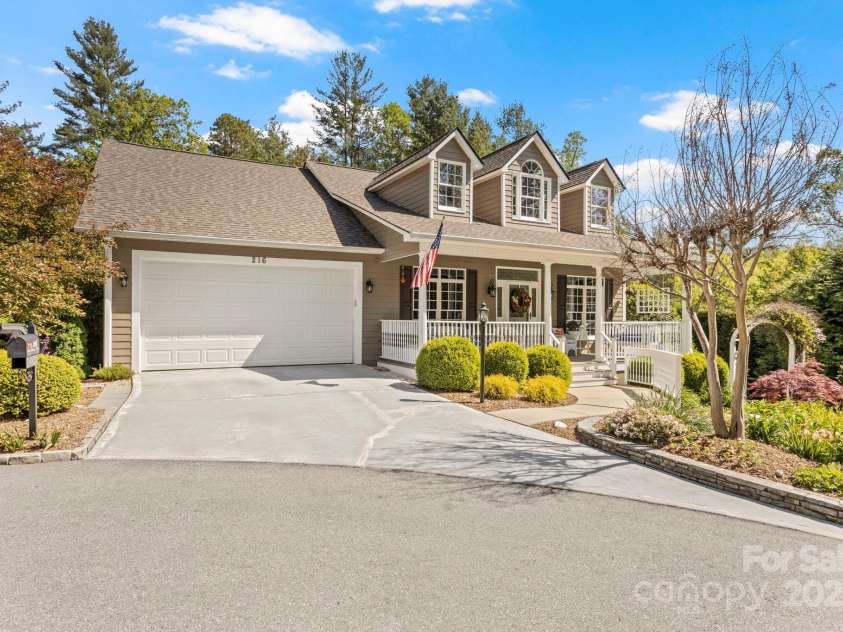 216 Cold Stream Way, Hendersonville, NC 28791.  MLS# CAR4254687, YatesRealty ID 11806. 