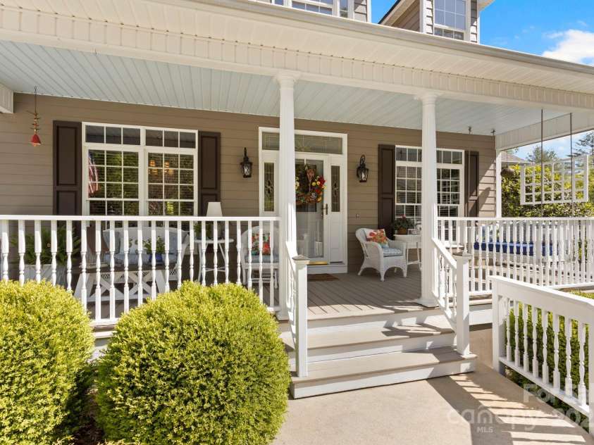 216 Cold Stream Way, Hendersonville, NC 28791.  MLS# CAR4254687, YatesRealty ID 11806. 