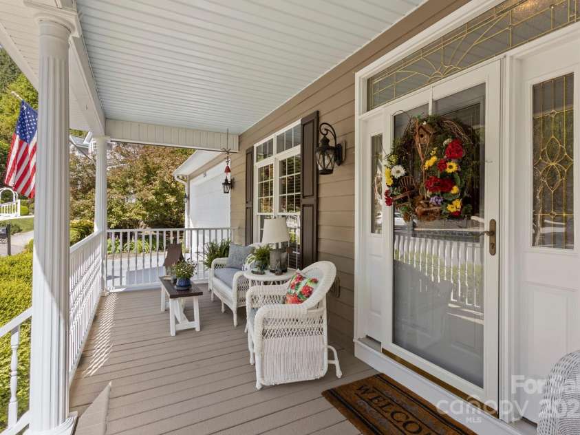 216 Cold Stream Way, Hendersonville, NC 28791.  MLS# CAR4254687, YatesRealty ID 11806. 