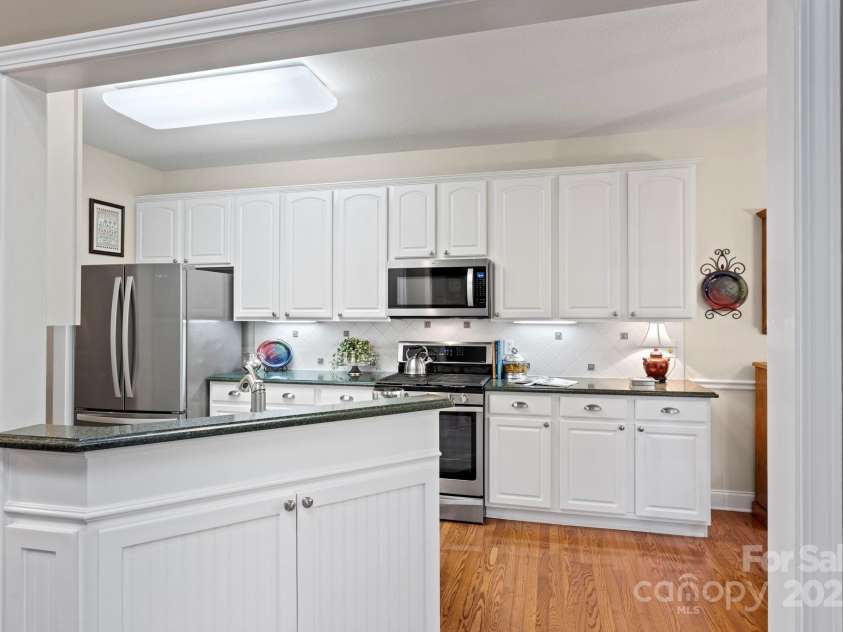 216 Cold Stream Way, Hendersonville, NC 28791.  MLS# CAR4254687, YatesRealty ID 11806. 