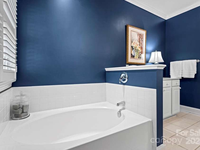 216 Cold Stream Way, Hendersonville, NC 28791.  MLS# CAR4254687, YatesRealty ID 11806. 
