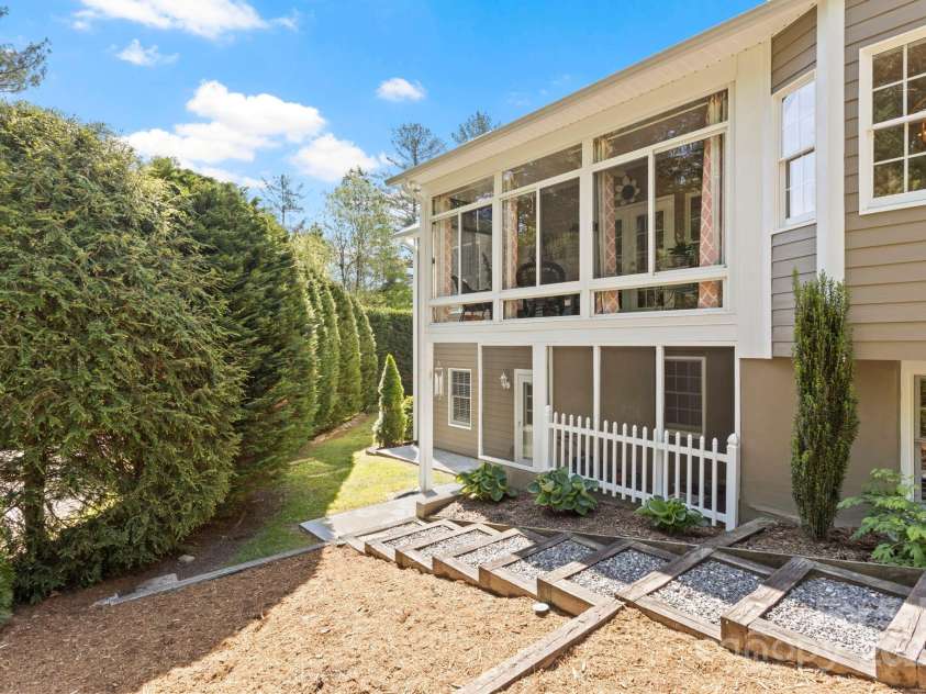 216 Cold Stream Way, Hendersonville, NC 28791.  MLS# CAR4254687, YatesRealty ID 11806. 