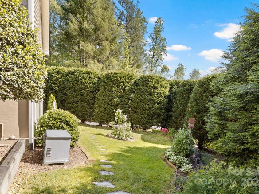 216 Cold Stream Way, Hendersonville, NC 28791.  MLS# CAR4254687, YatesRealty ID 11806. 